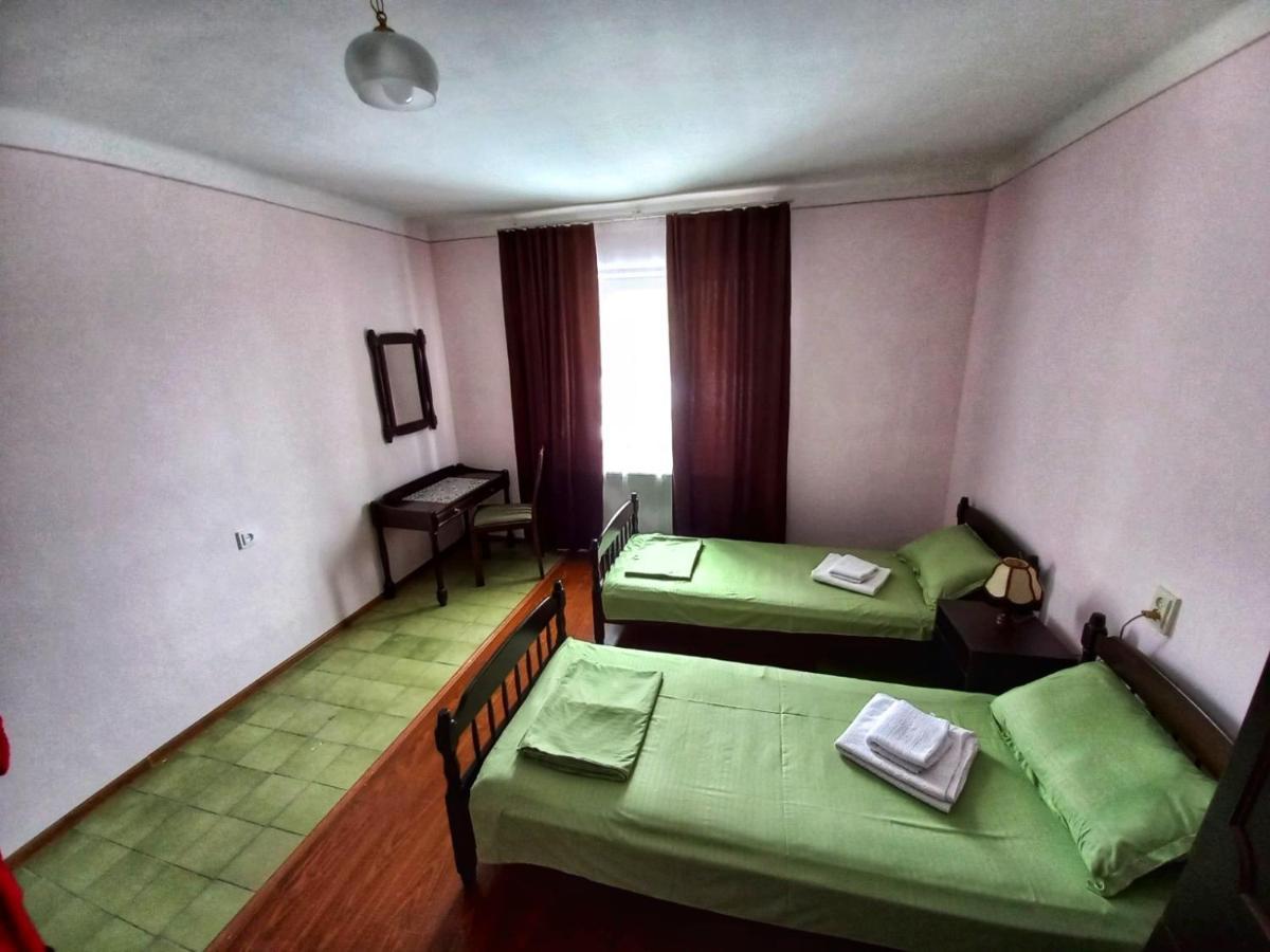 Guest House Top Floor Telavi Buitenkant foto