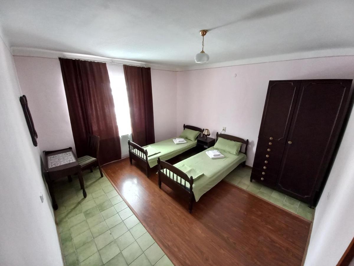 Guest House Top Floor Telavi Buitenkant foto
