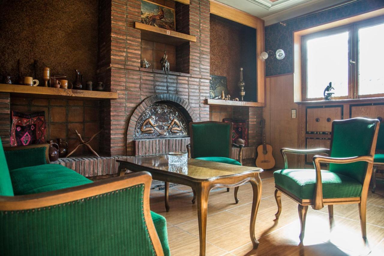 Guest House Top Floor Telavi Buitenkant foto