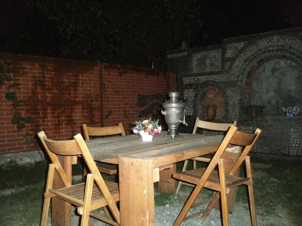 Guest House Top Floor Telavi Buitenkant foto