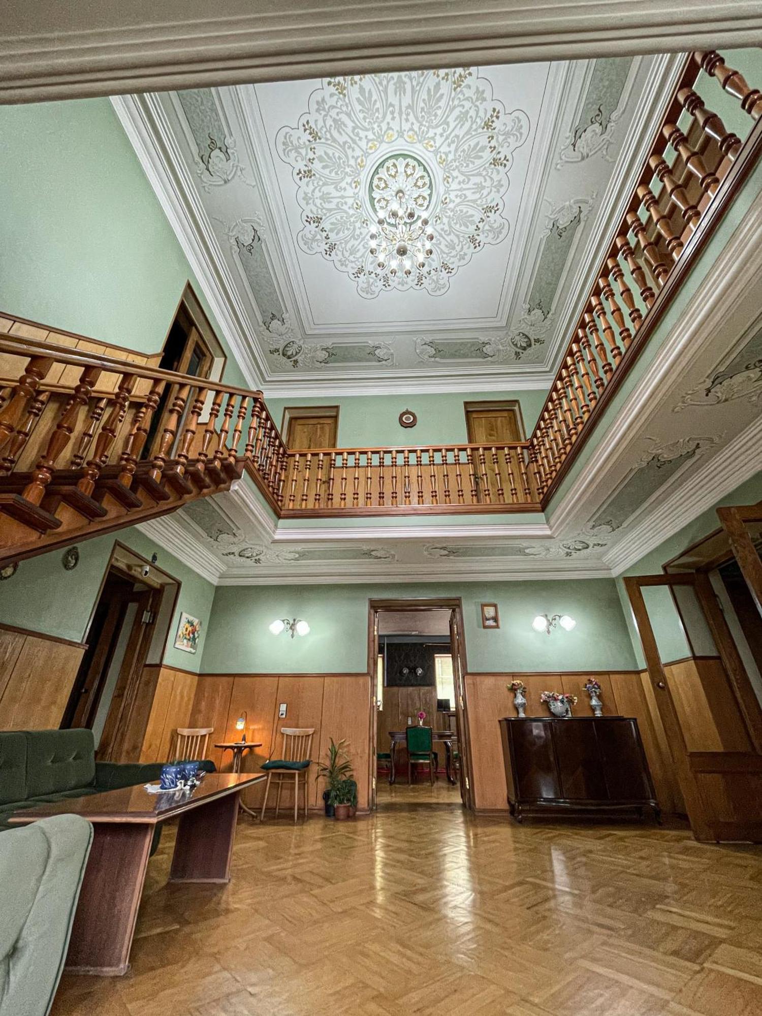 Guest House Top Floor Telavi Buitenkant foto