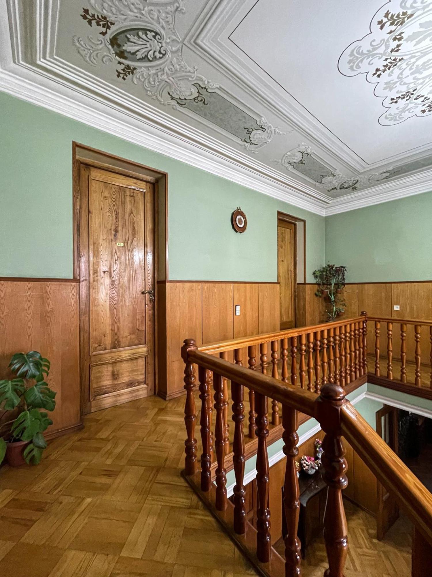 Guest House Top Floor Telavi Buitenkant foto