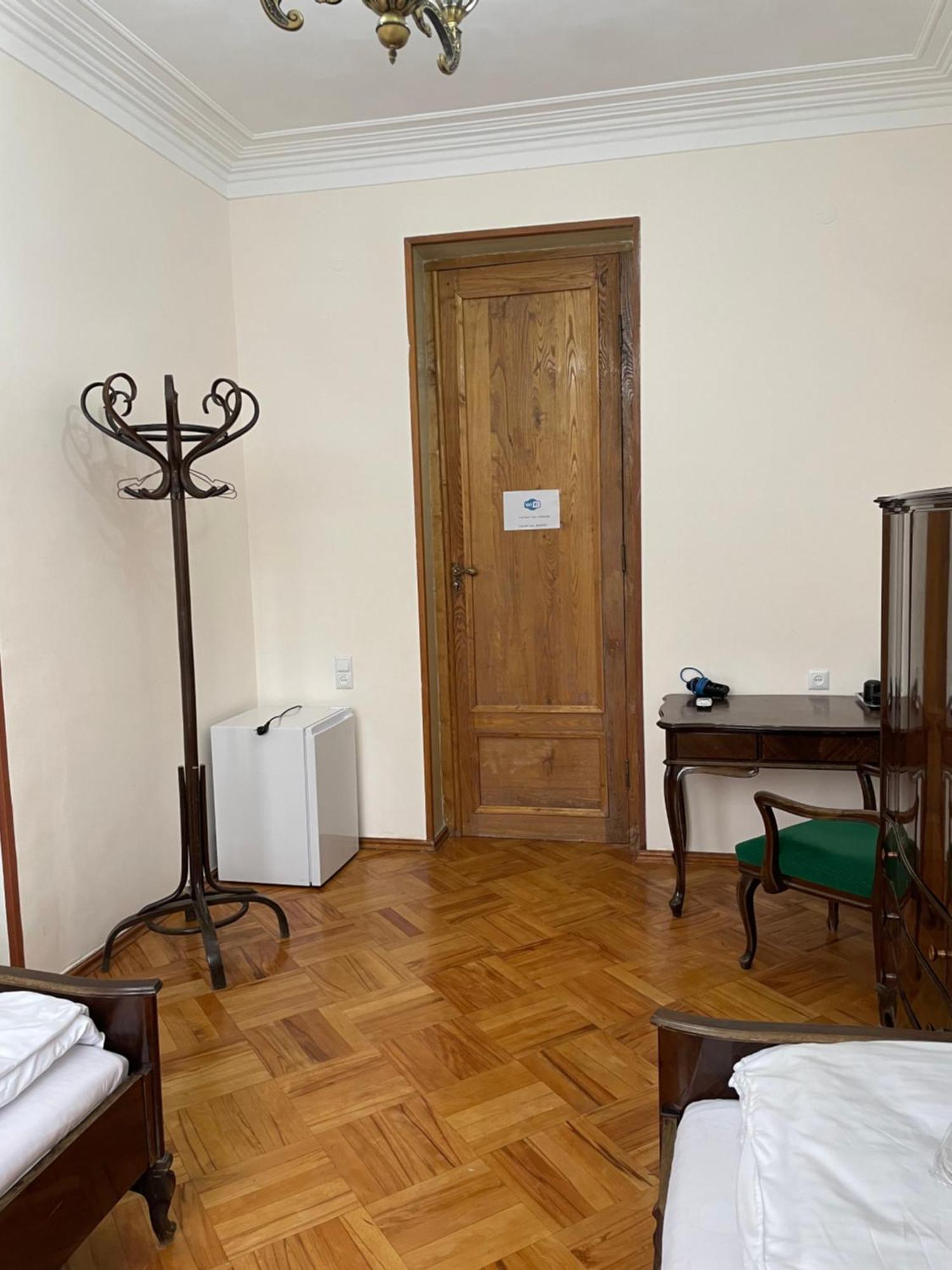 Guest House Top Floor Telavi Buitenkant foto