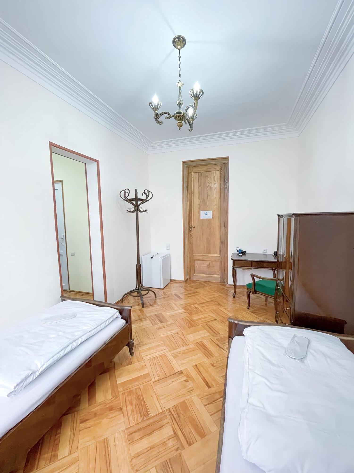 Guest House Top Floor Telavi Buitenkant foto