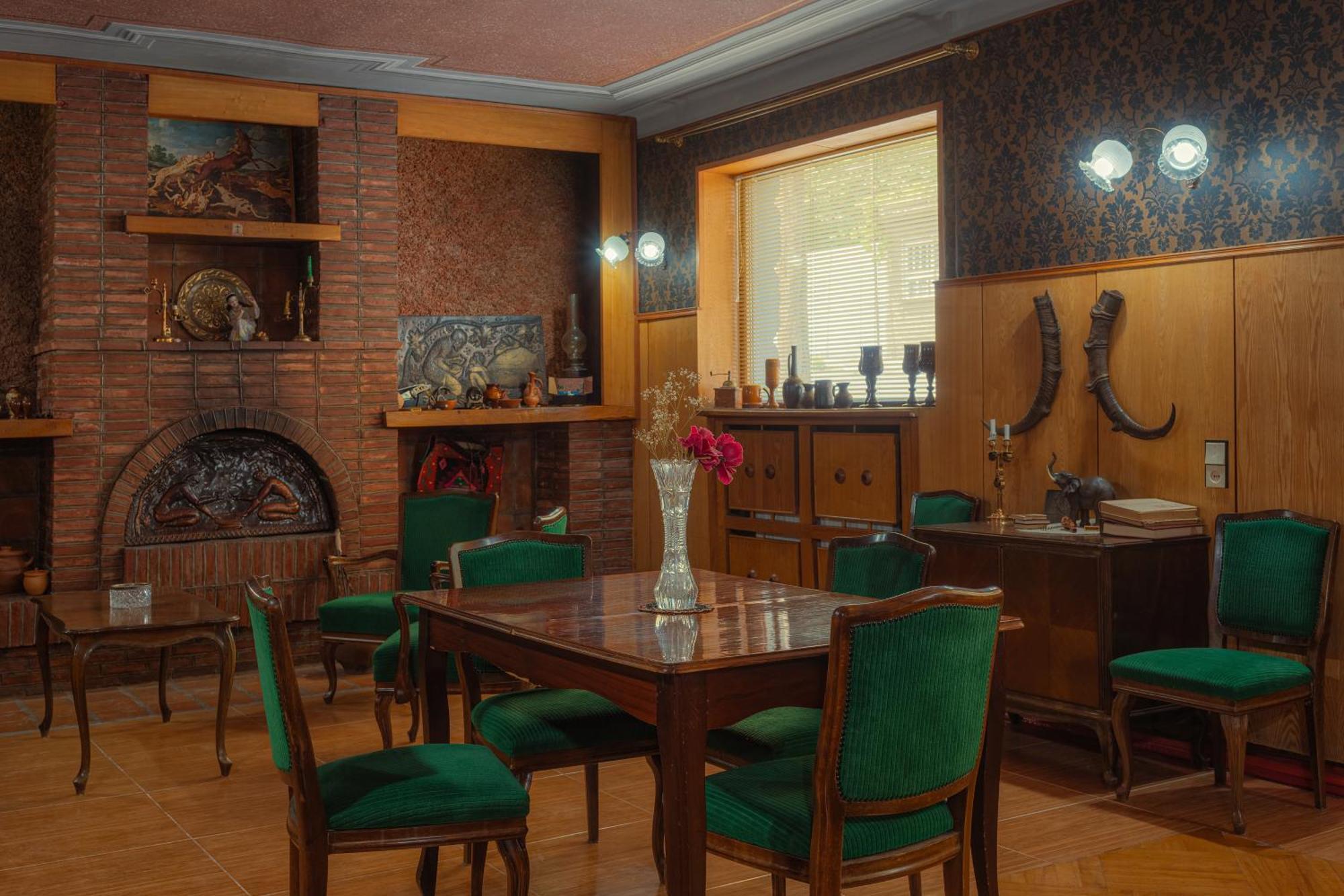 Guest House Top Floor Telavi Buitenkant foto